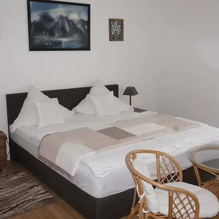 Und Restaurant Haus Steffens Bei Calpas מלון איטורף